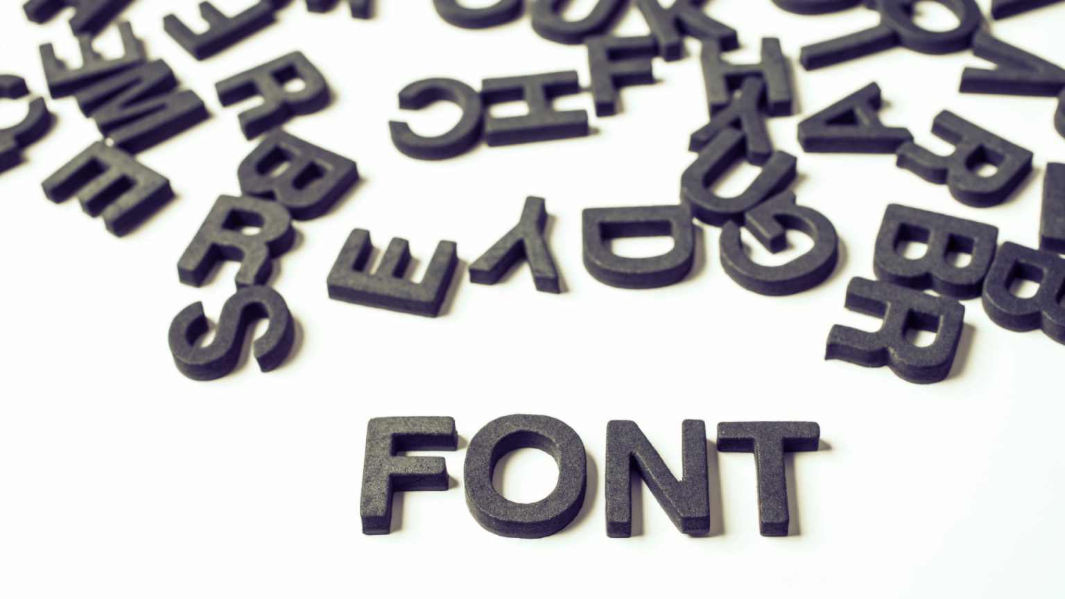 learning-the-art-of-fonts-sweet-table-contest